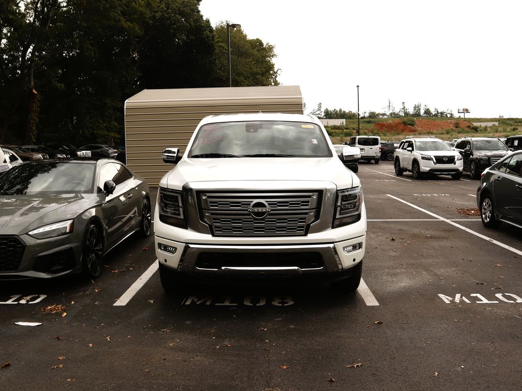 2023 Nissan Titan Platinum Reserve photo 2