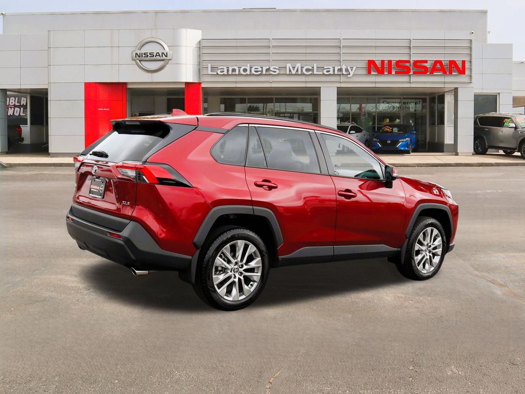 2024 Toyota RAV4 XLE Premium photo 3