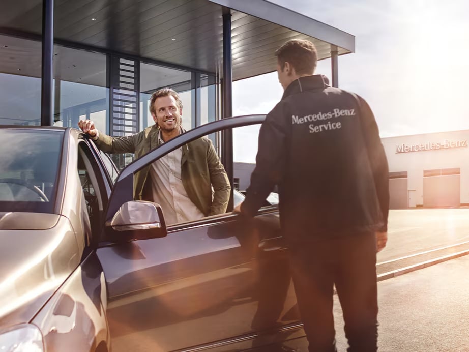 MercedesBenz-Service-03-923x692.jpg