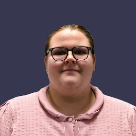 Staff member Shellee Drake from ID_192a52f51658