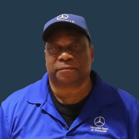 Staff member Billy from ID_549c8c25a413