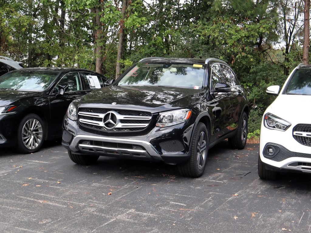 2019 Mercedes Benz GLC 300 photo 2
