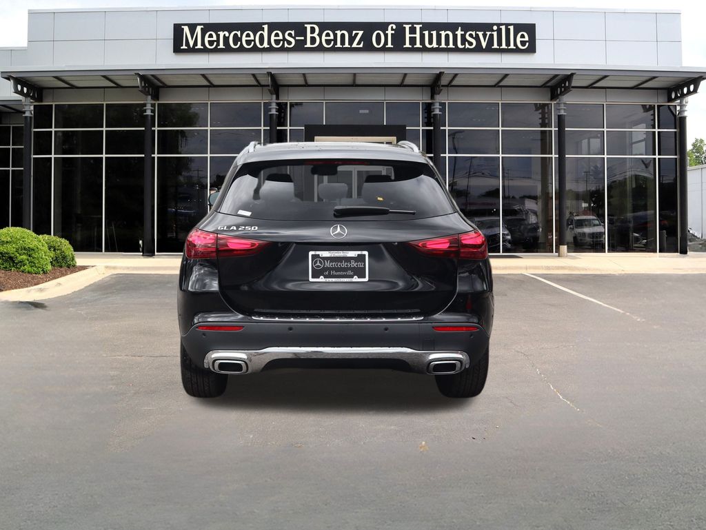 2025 Mercedes Benz GLA 250 photo 2