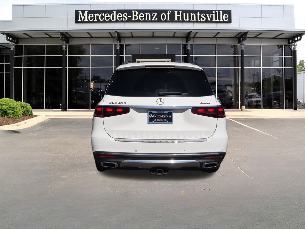 2024 Mercedes Benz GLS 450 4MATIC photo 3