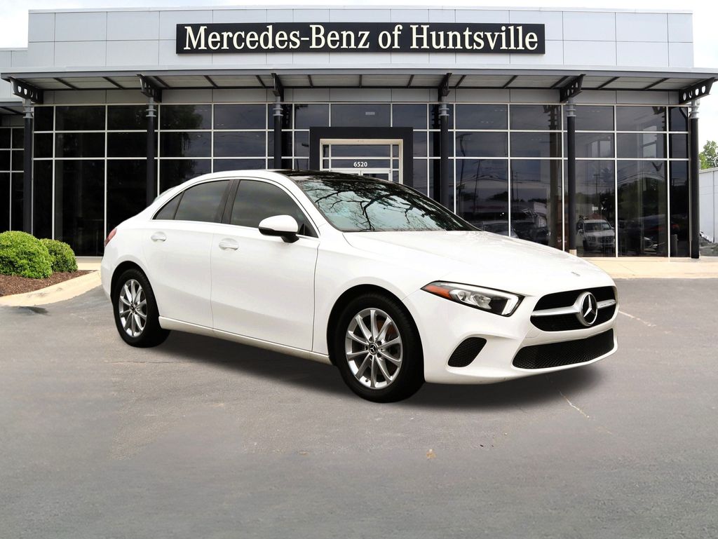 2021 Mercedes-Benz A-Class A220's photo