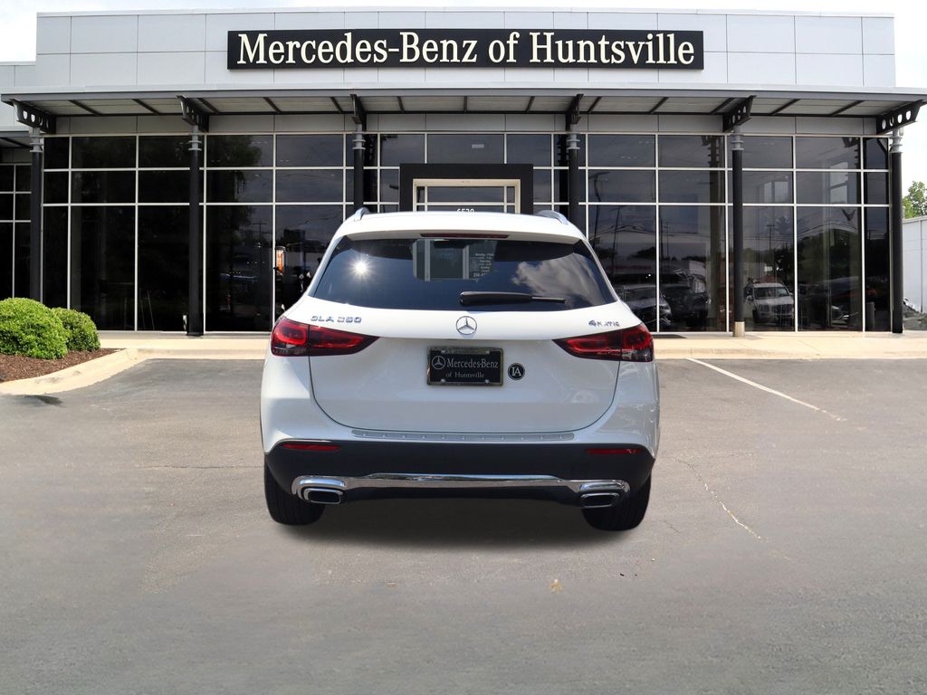 2022 Mercedes Benz GLA 250 4MATIC photo 4