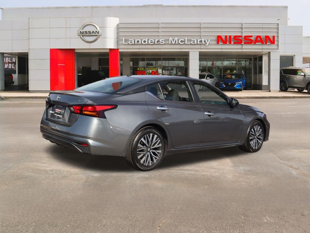 Used 2024 Nissan Altima 2.5 SV Sedan