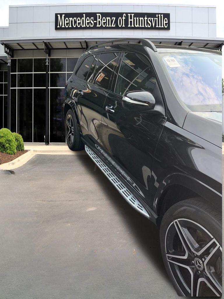 2022 Mercedes Benz GLS 450 4MATIC photo 4