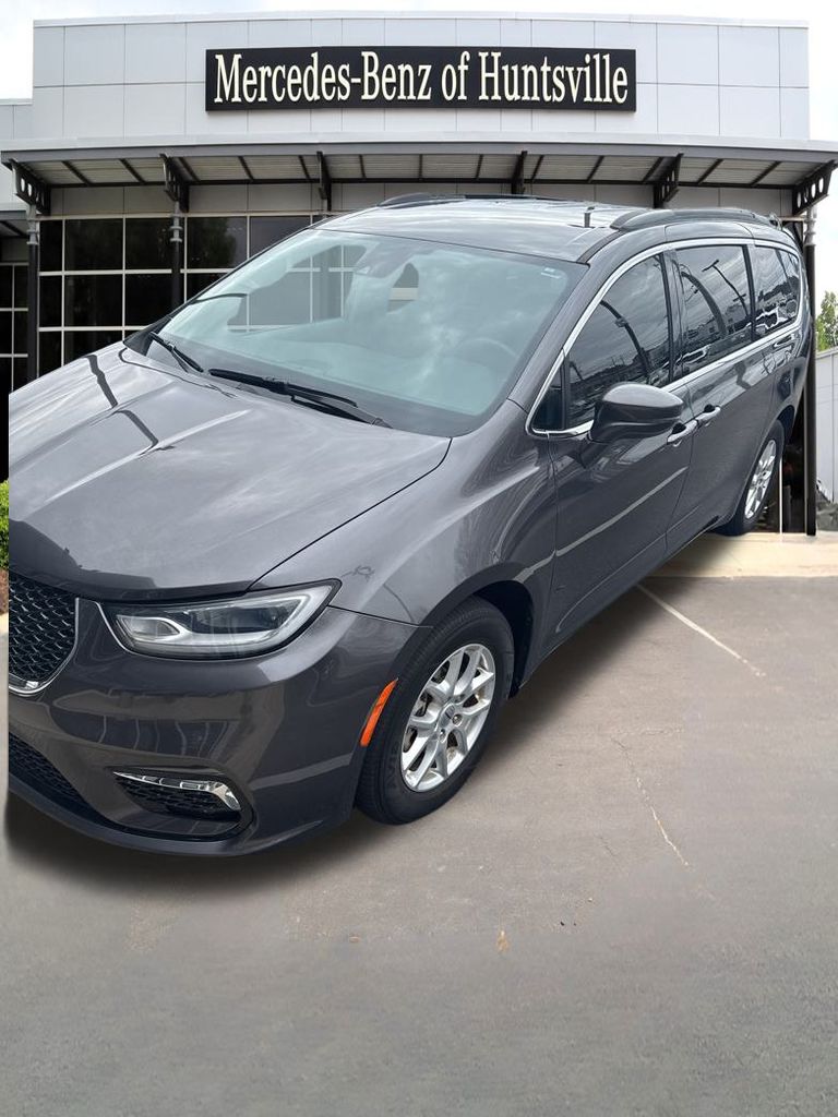 2022 Chrysler Pacifica Touring L's photo