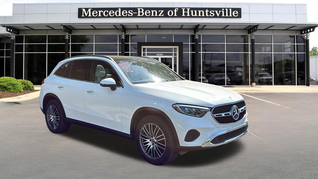 2025 Mercedes-Benz GLC GLC 300 4MATIC's photo
