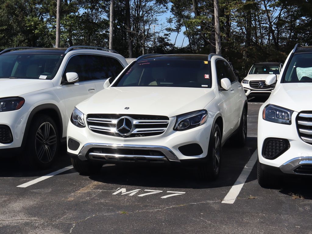 2018 Mercedes Benz GLC 300 photo 3
