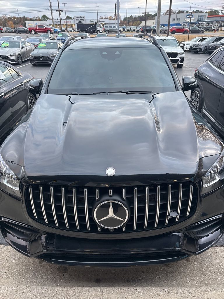 2025 Mercedes Benz GLS AMG 63 photo 2