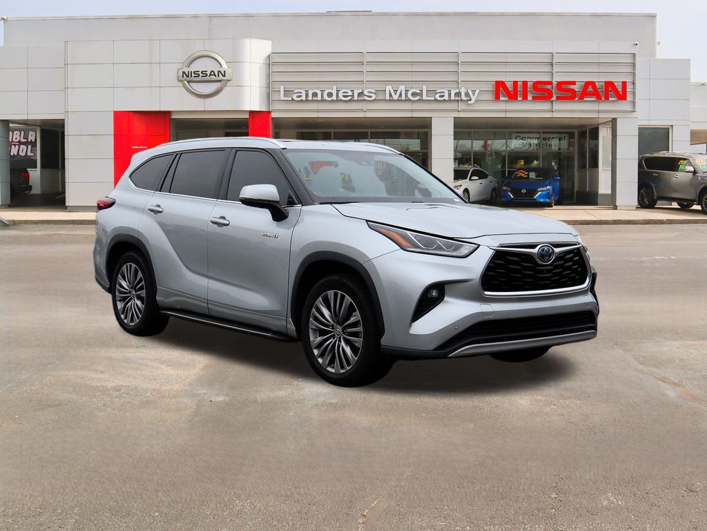 2021 Toyota Highlander Platinum's photo