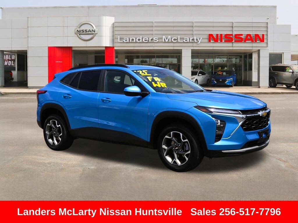 Used 2025 Chevrolet Trax LT SUV