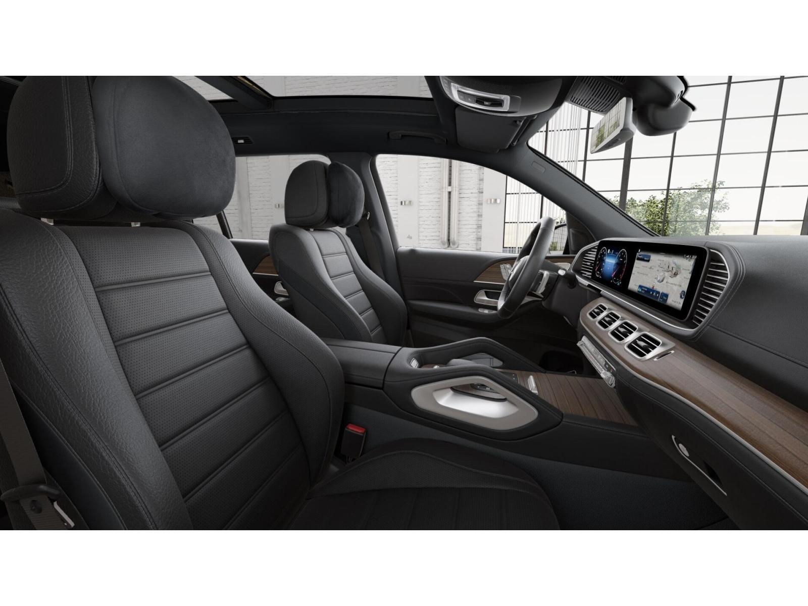 2026 Mercedes Benz GLS 580 4MATIC photo 4