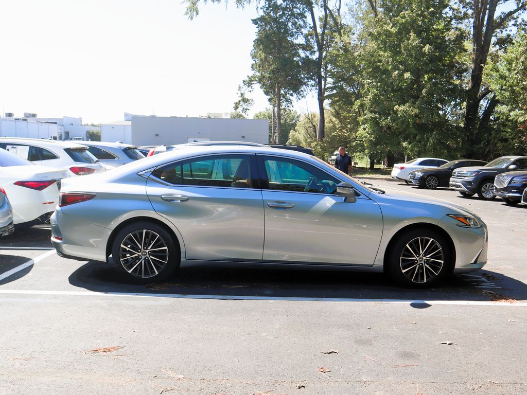 2023 Lexus ES 350 photo 2