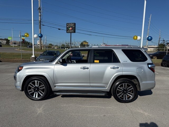 2017 Toyota 4Runner Limited photo 3