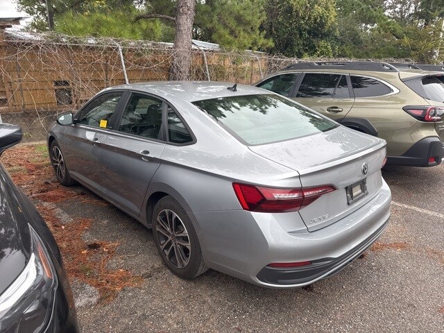 2024 Volkswagen Jetta 1.5T Sport photo 2