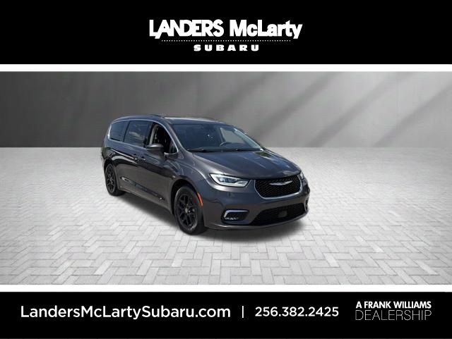 2021 Chrysler Pacifica Touring's photo