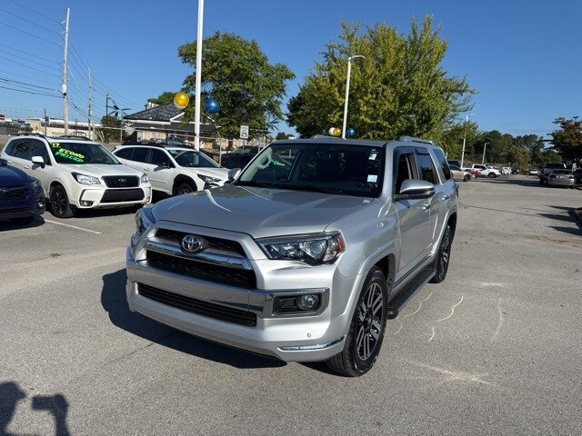 2017 Toyota 4Runner Limited photo 2