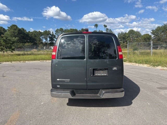 2014 Chevrolet Express 1500 Work Van photo 3
