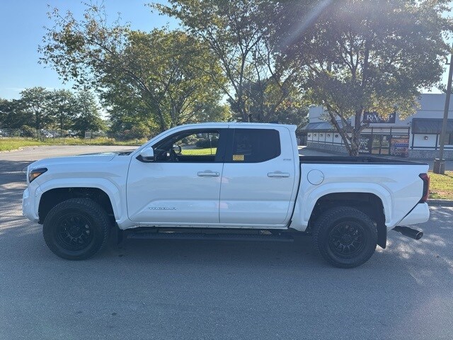 2024 Toyota Tacoma SR5 photo 3