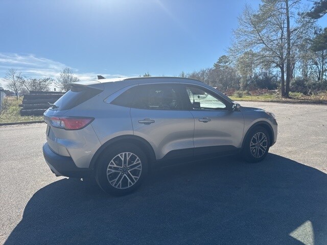 2021 Ford Escape SEL photo 3