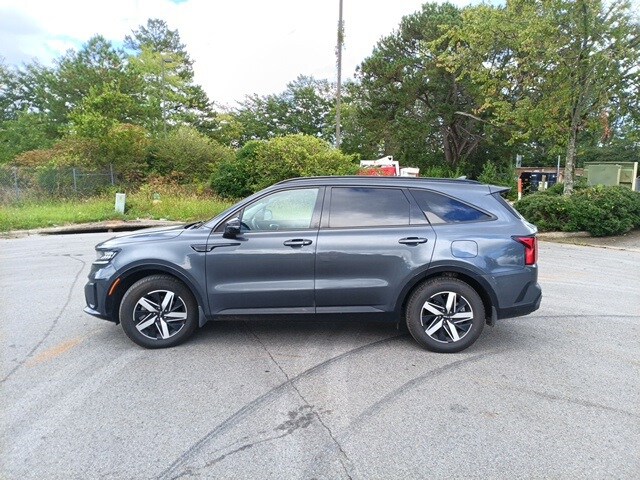 2023 Kia Sorento S photo 2