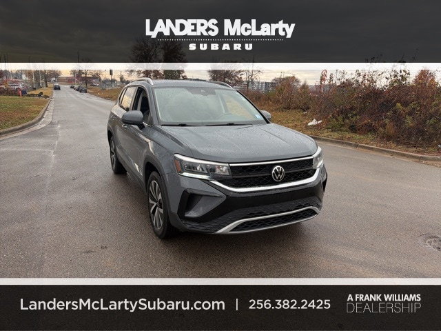 2022 Volkswagen Taos SE's photo