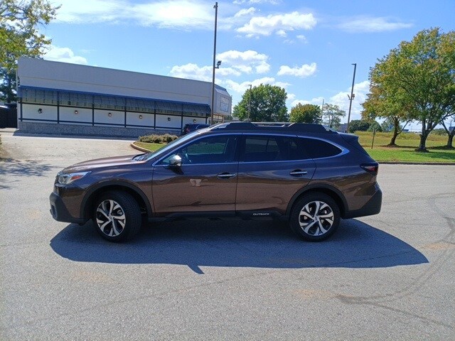 2022 Subaru Outback Touring XT photo 2