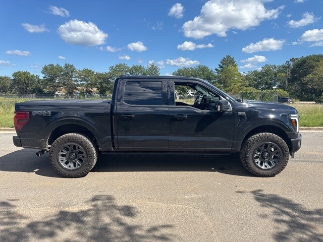 2024 Ford F-150 Platinum photo 4