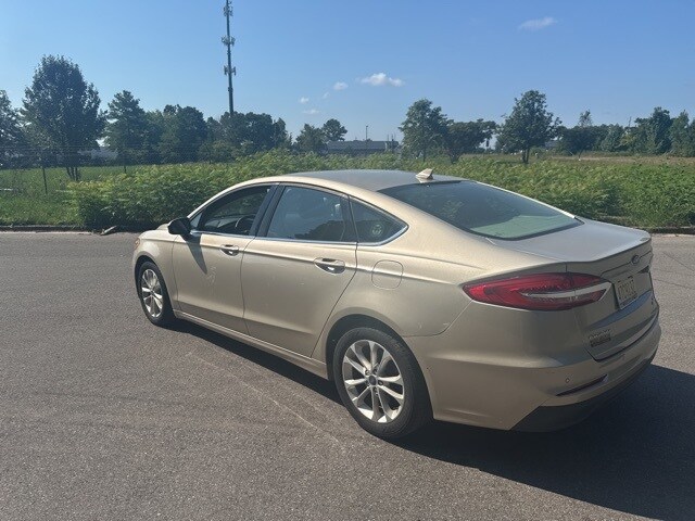 2019 Ford Fusion SE photo 3