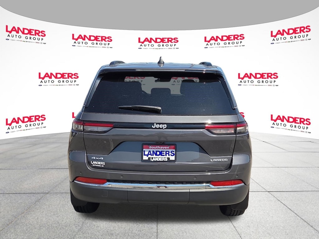 Used 2024 Jeep Grand Cherokee Laredo Laredo 4x4