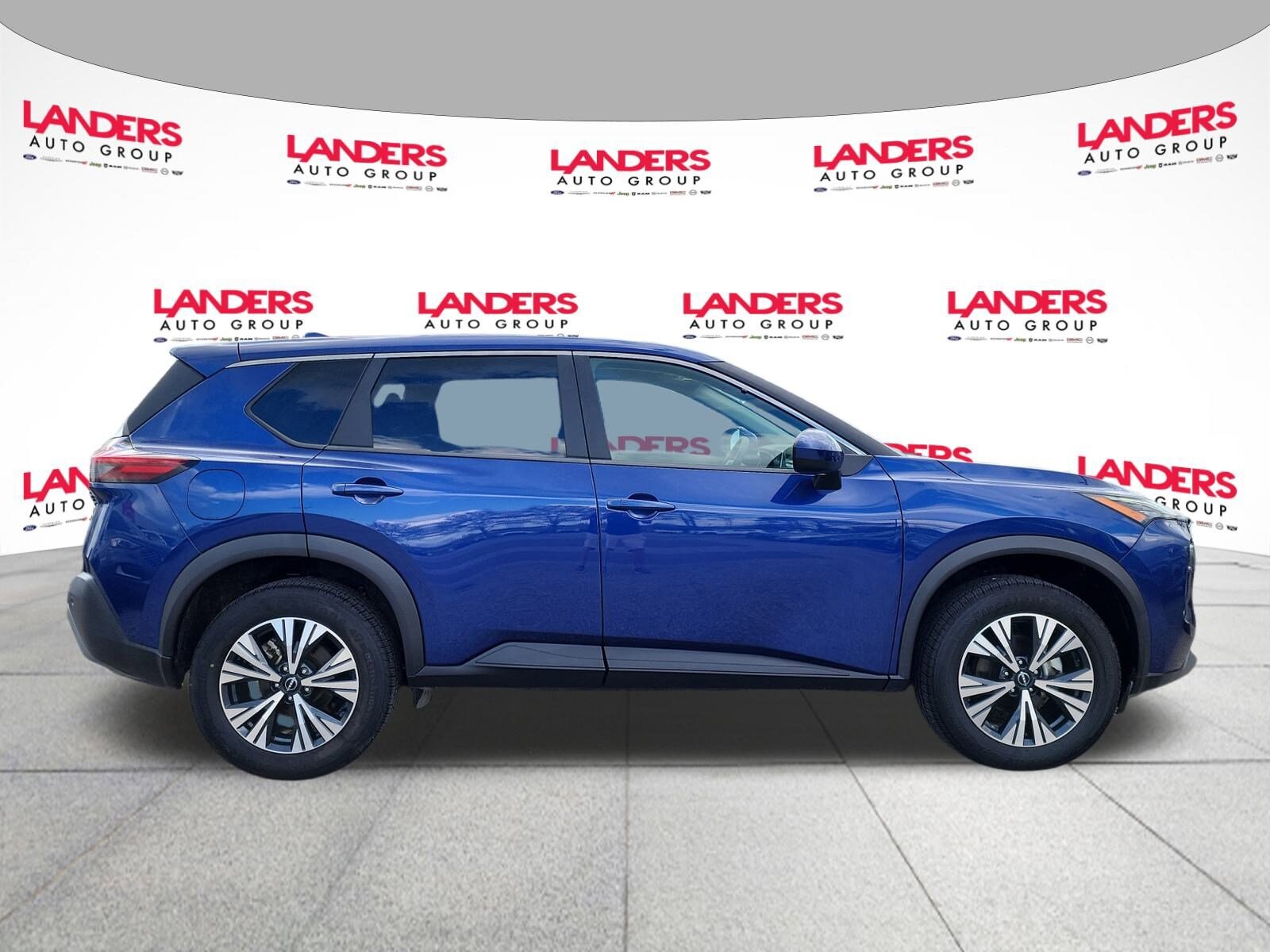 2023 Nissan Rogue SV photo 2
