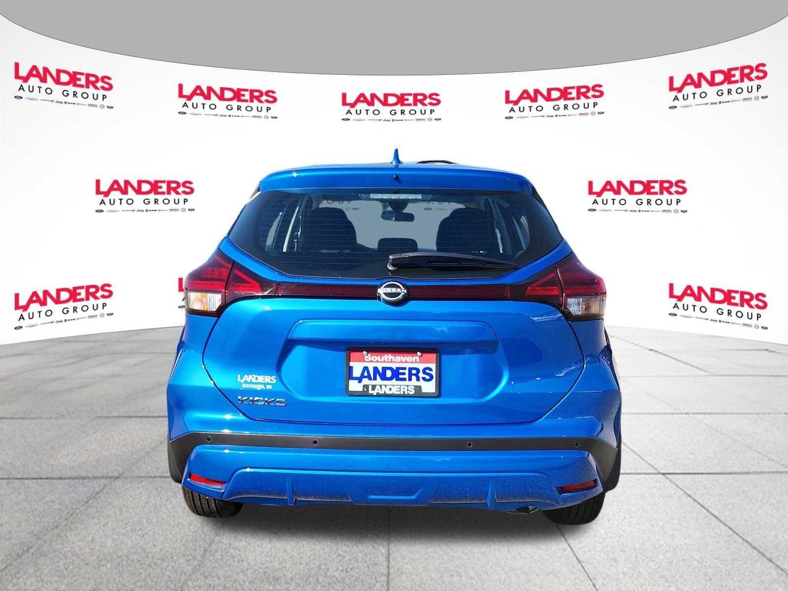 2025 Nissan Kicks Play S photo 4