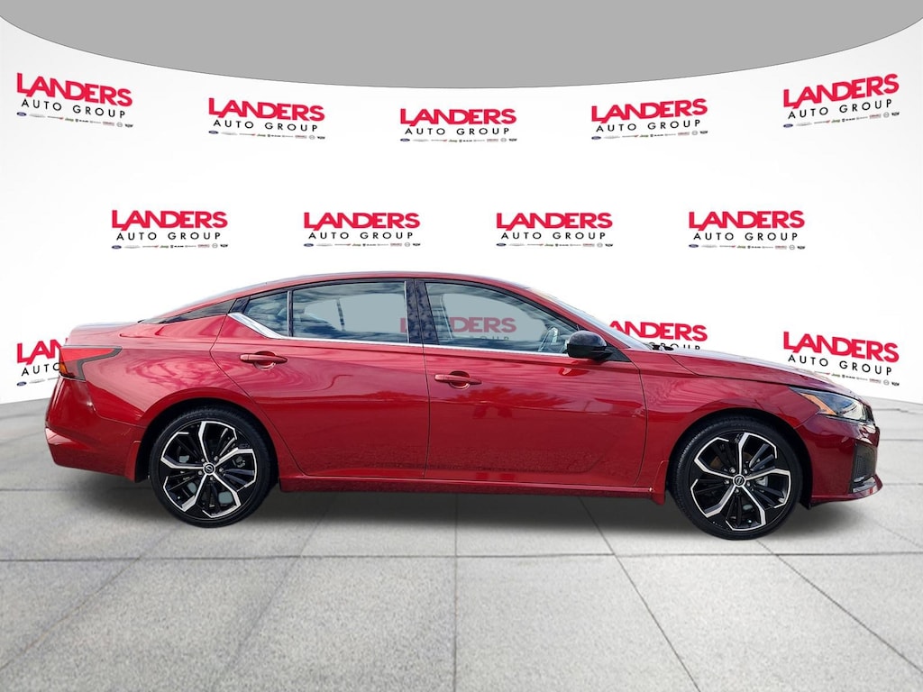 Used 2023 Nissan Altima 2.5 SR Sedan