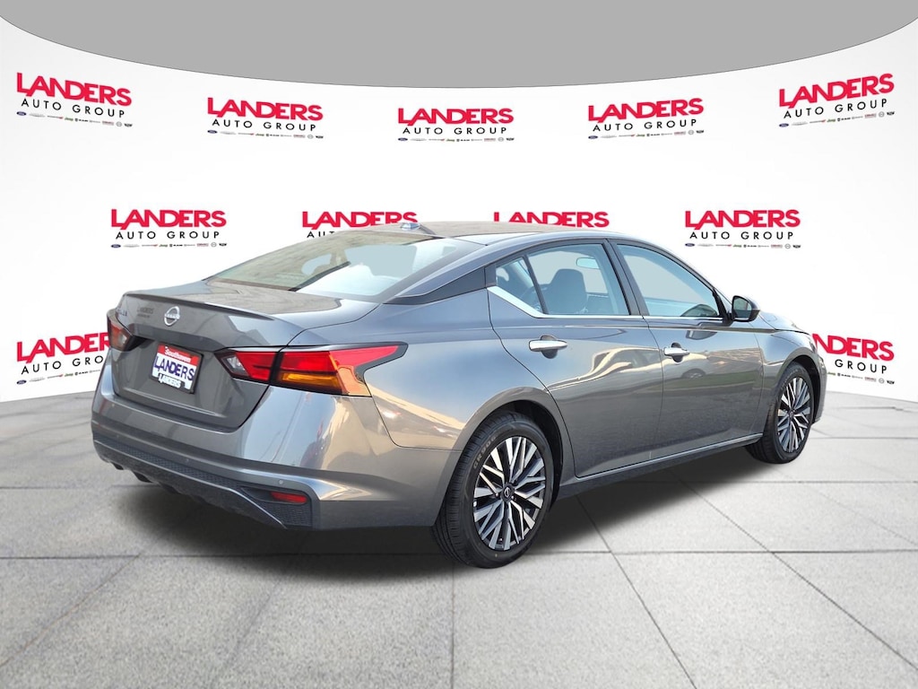 Used 2025 Nissan Altima SV SV FWD