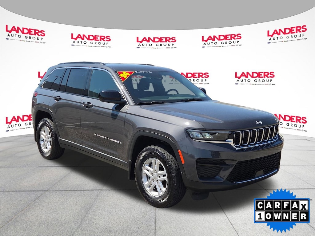 Used 2024 Jeep Grand Cherokee Laredo Laredo 4x4