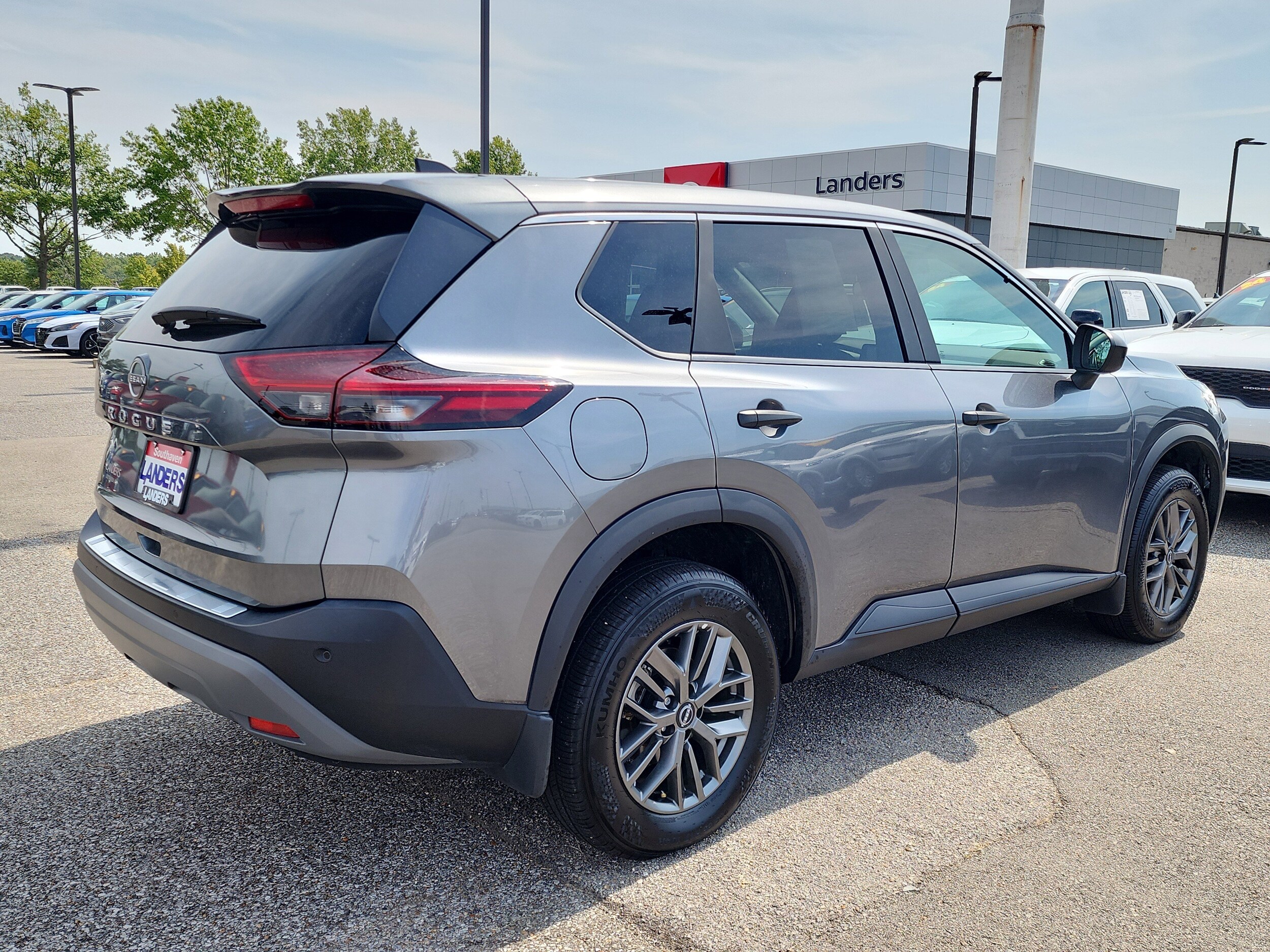 2023 Nissan Rogue S photo 3