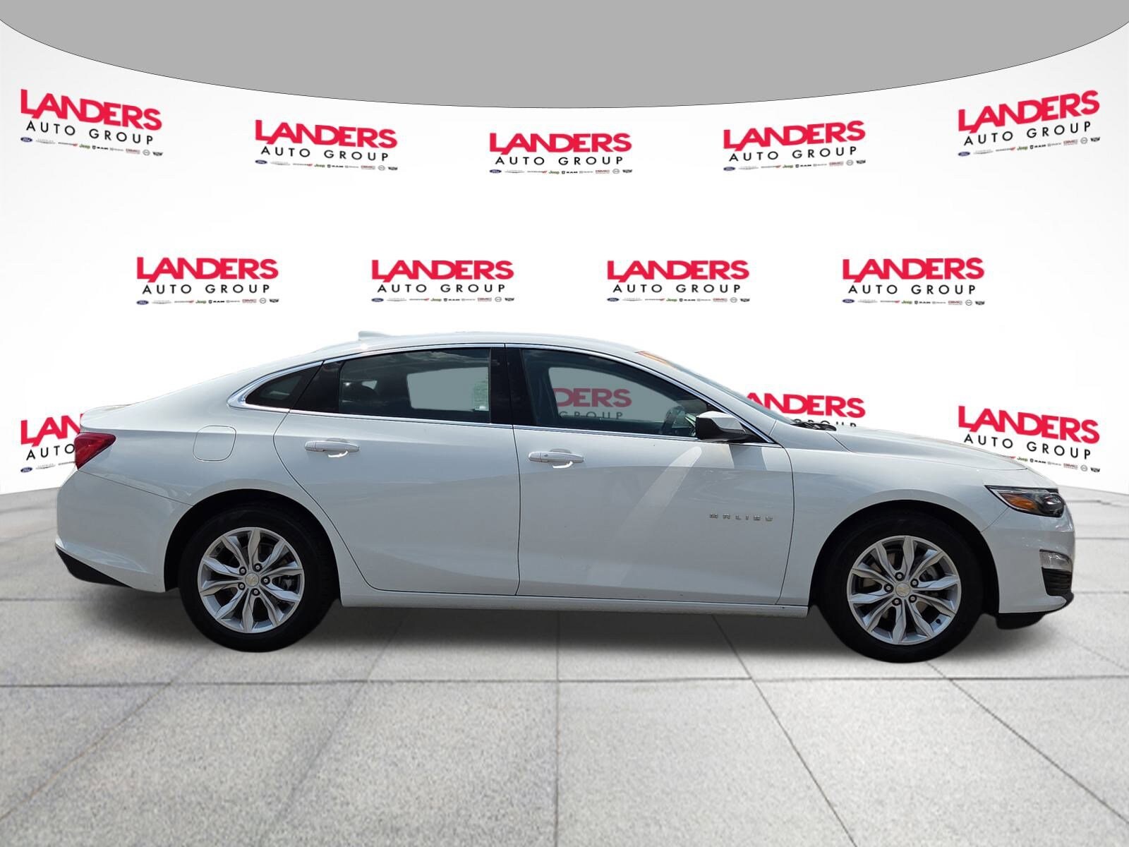 2023 Chevrolet Malibu 1LT photo 2