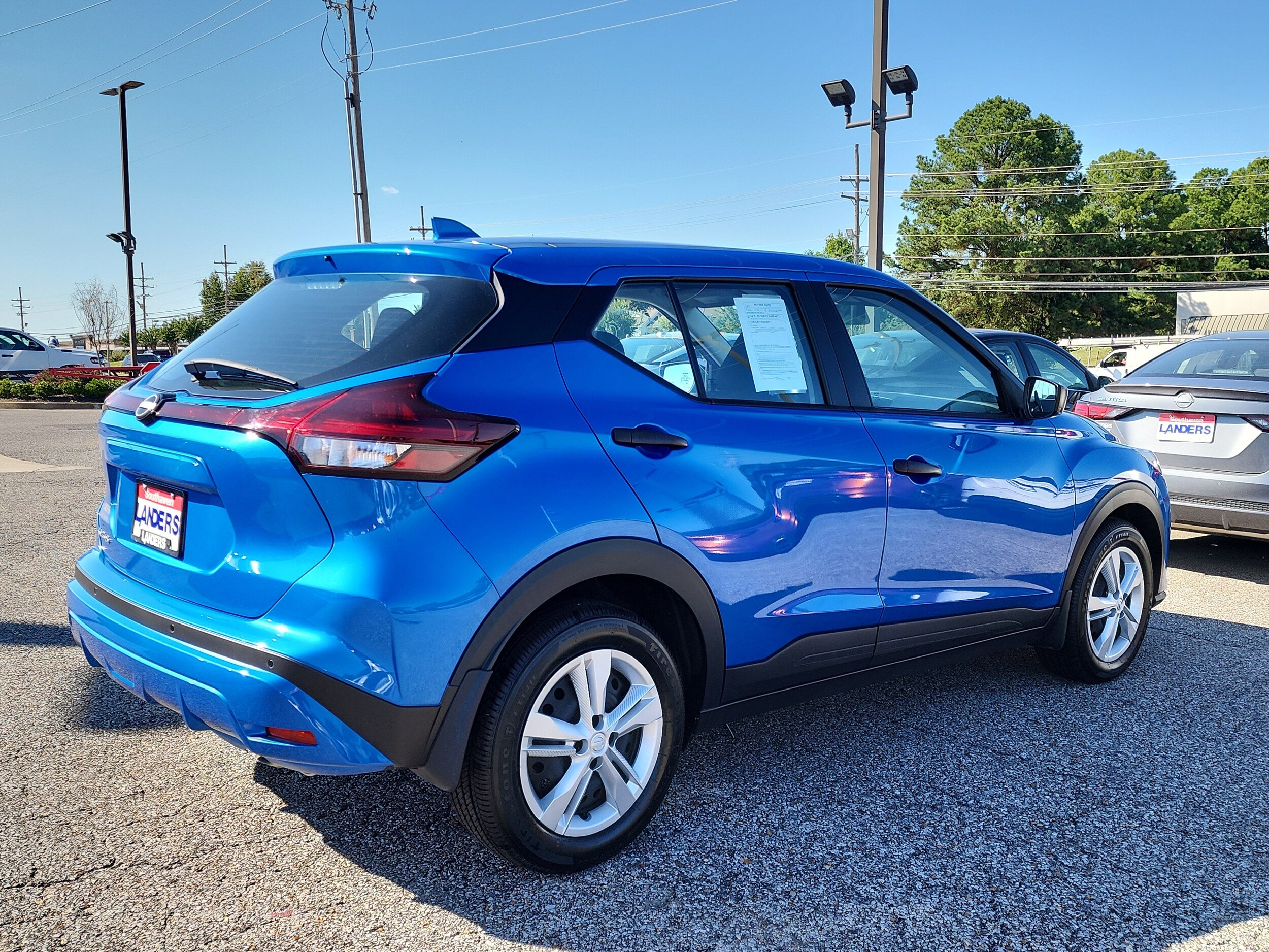 2025 Nissan Kicks Play S photo 3