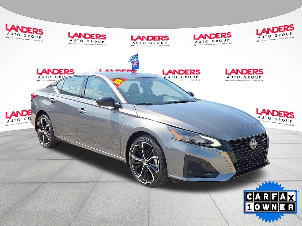 Used 2025 Nissan Altima SR SR AWD