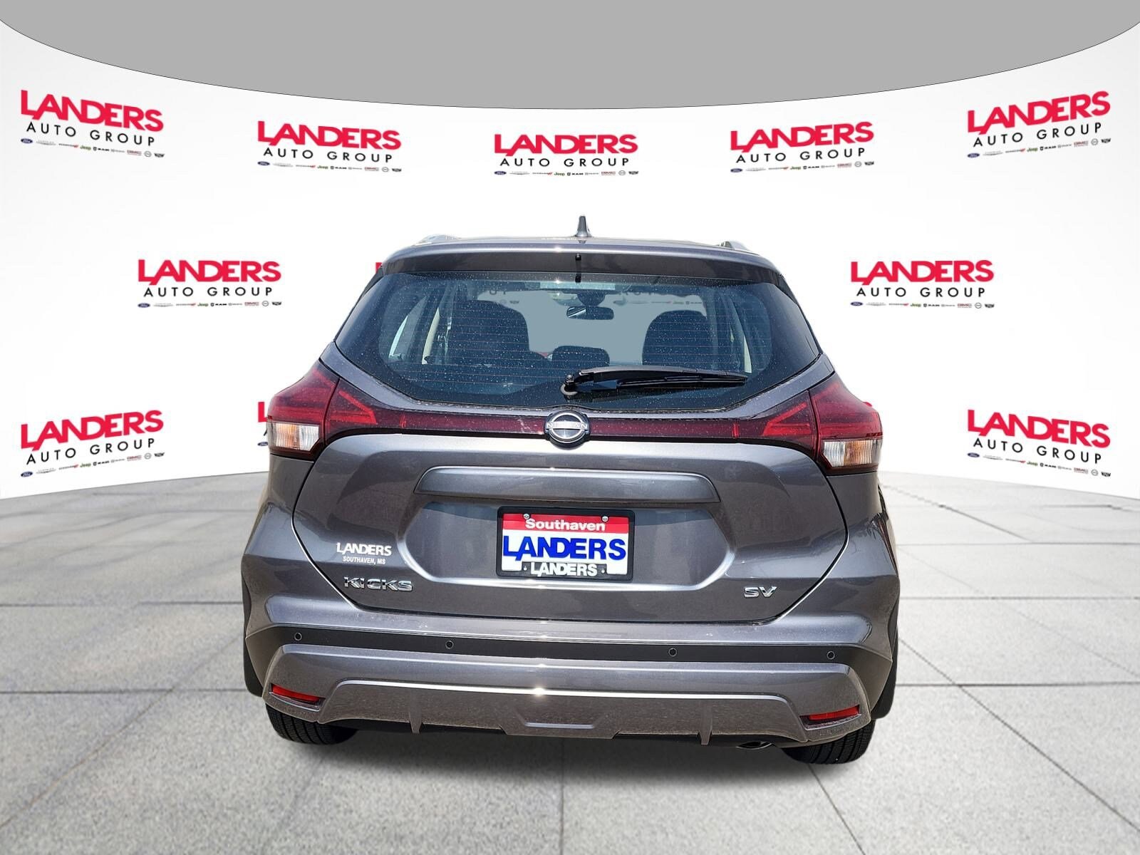2024 Nissan Kicks SV photo 2