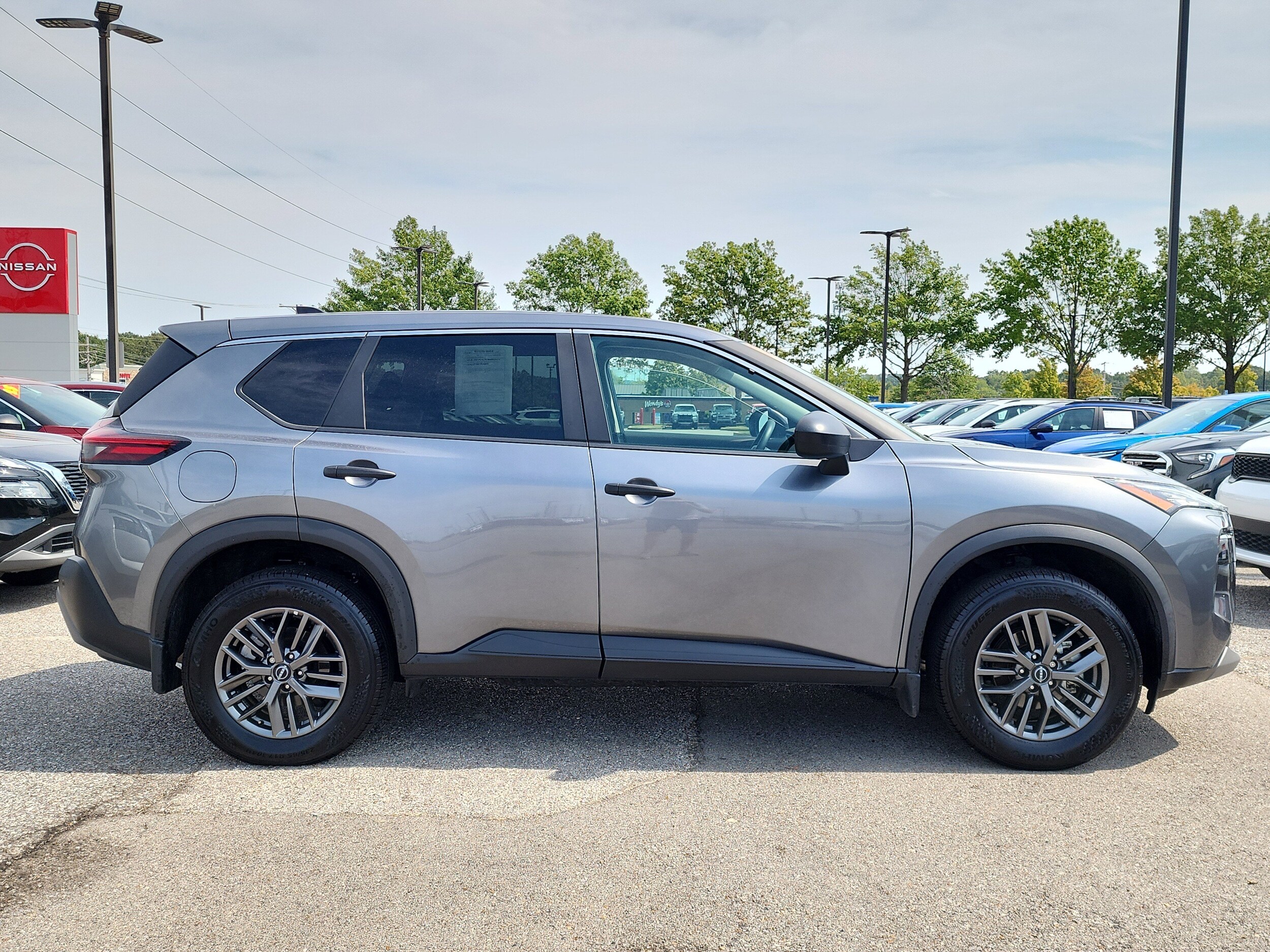 2023 Nissan Rogue S photo 2