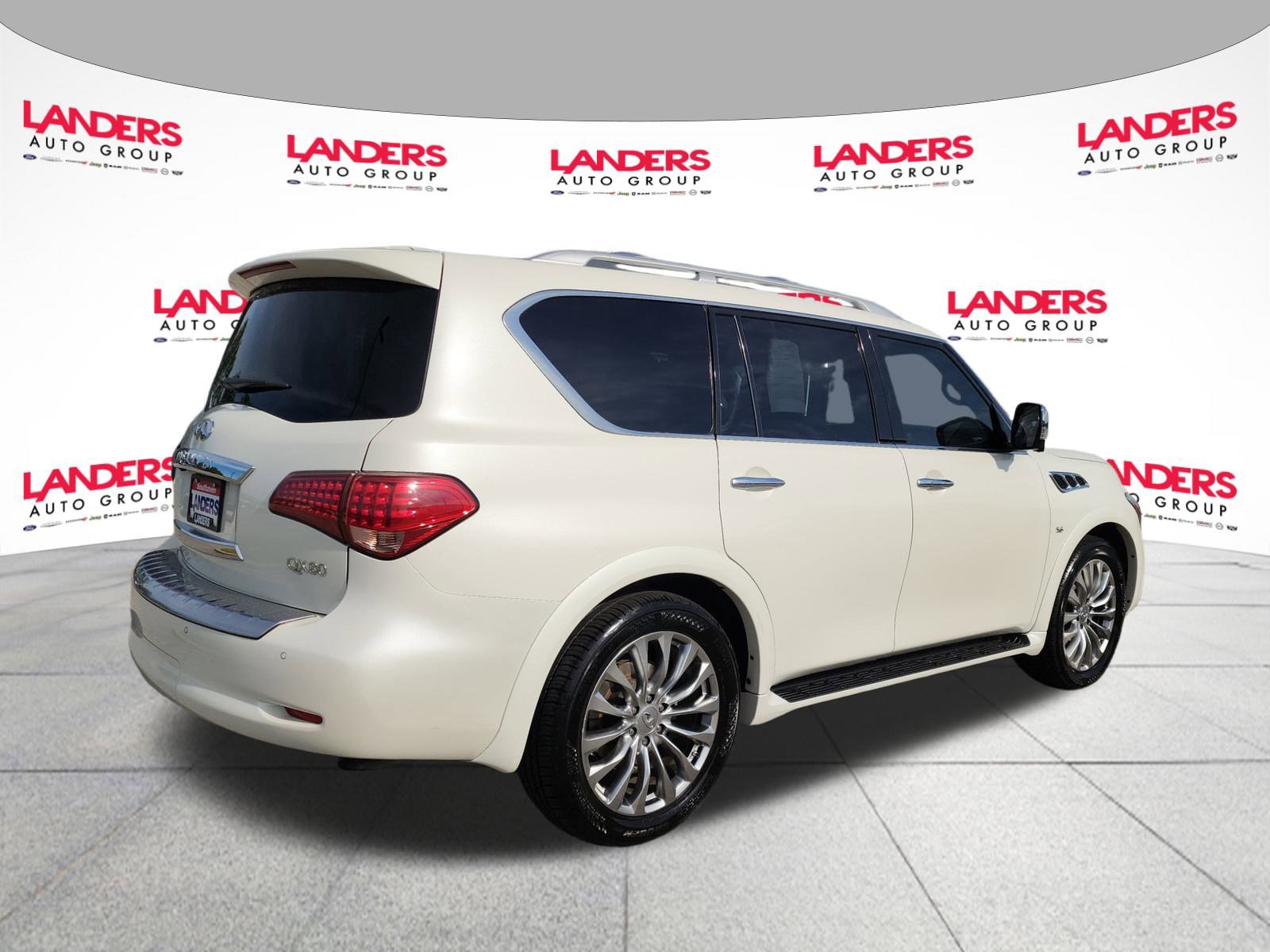 2015 Infiniti QX80 photo 2
