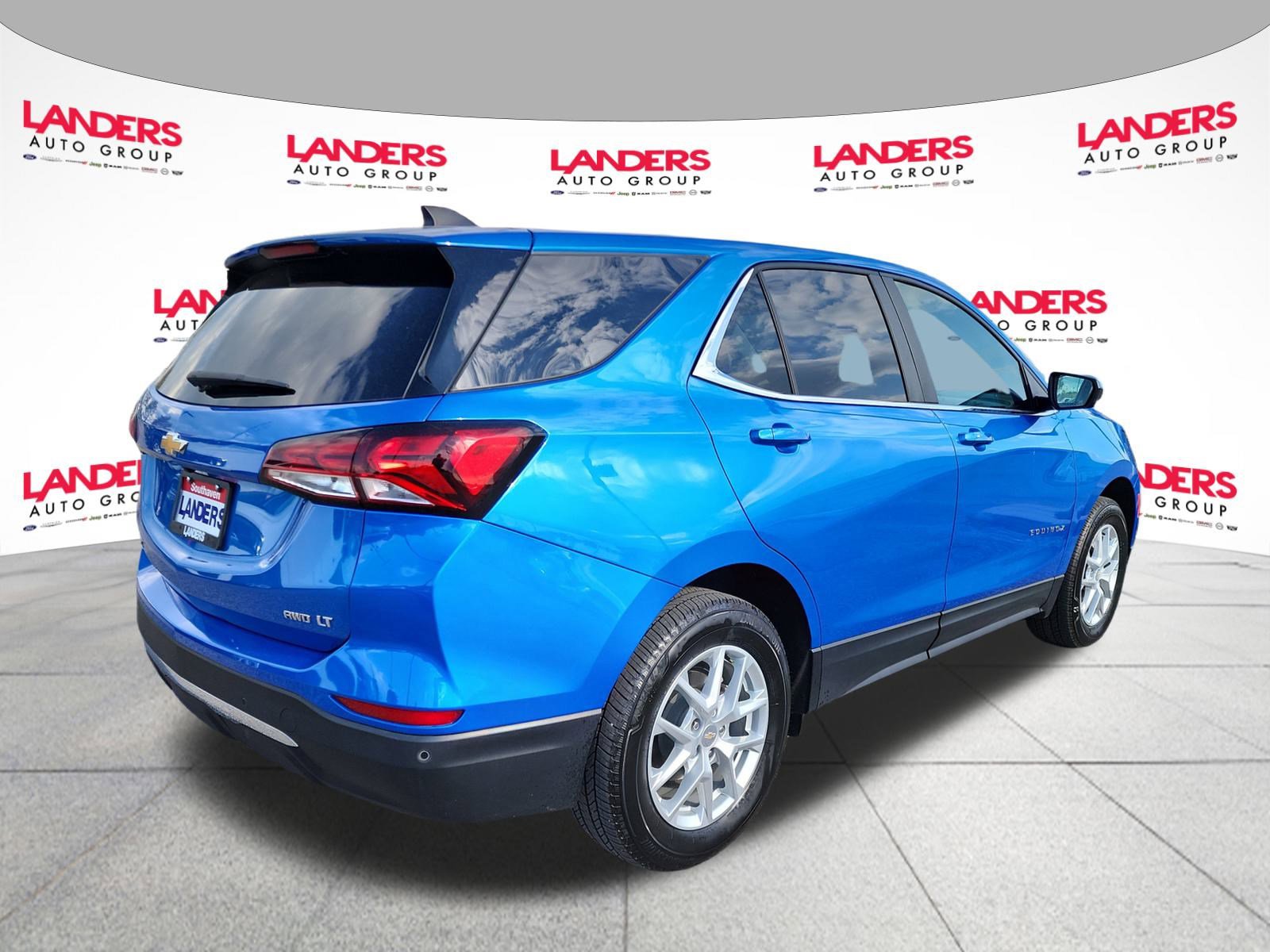 2024 Chevrolet Equinox LT photo 3