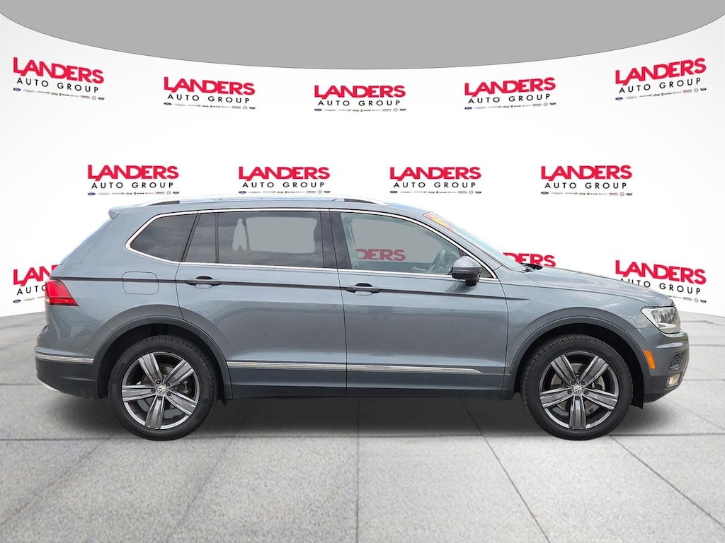 Used 2020 Volkswagen Tiguan SEL SEL 2.0T 4MOTION