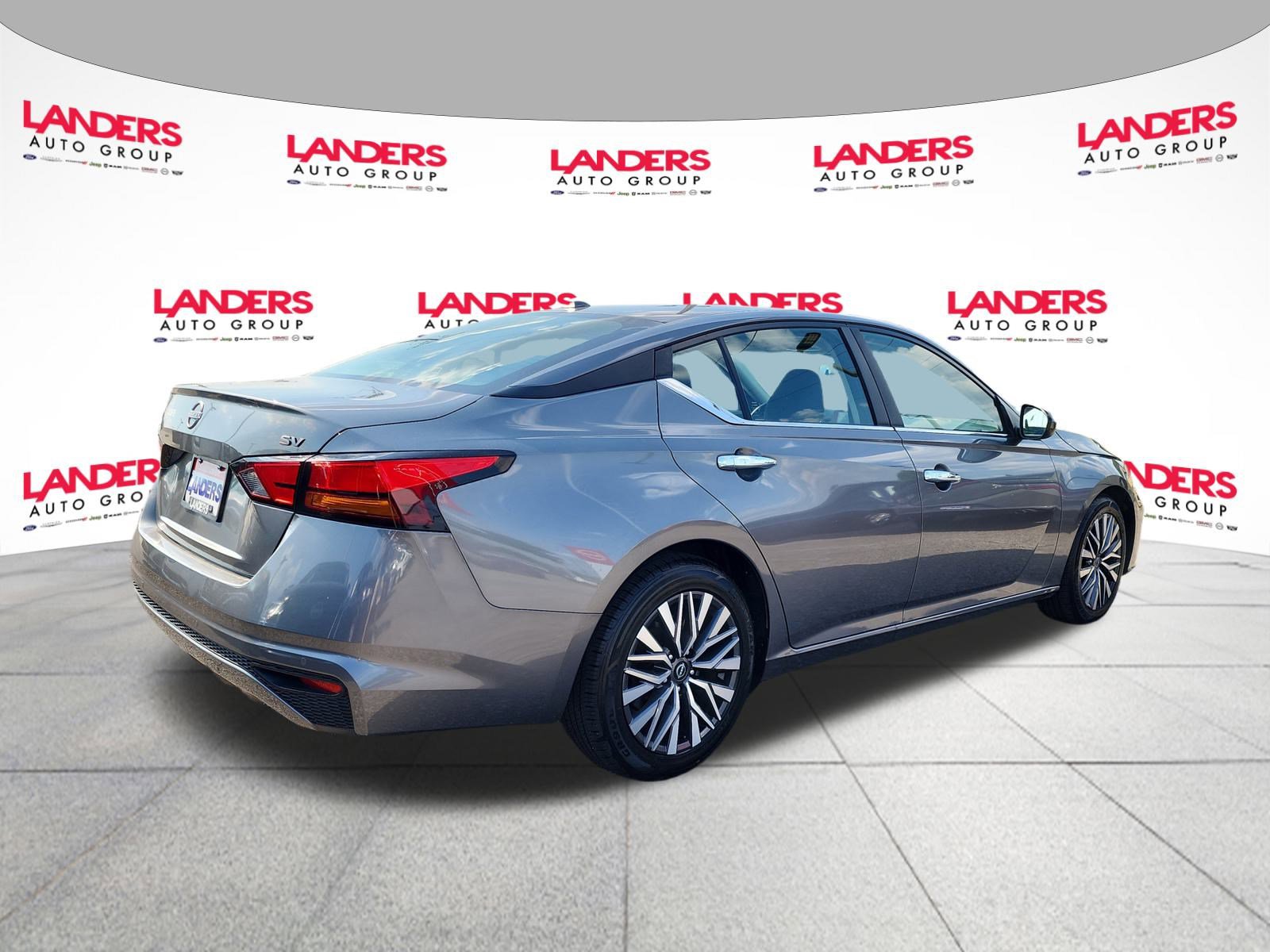 2023 Nissan Altima 2.5 SV photo 3