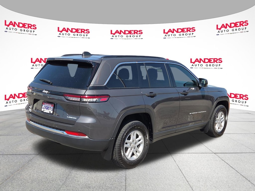Used 2024 Jeep Grand Cherokee Laredo Laredo 4x4