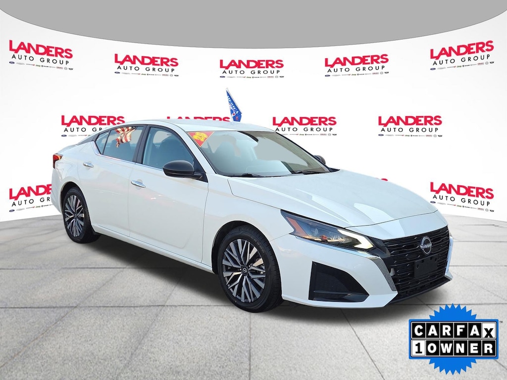Used 2025 Nissan Altima SV SV FWD